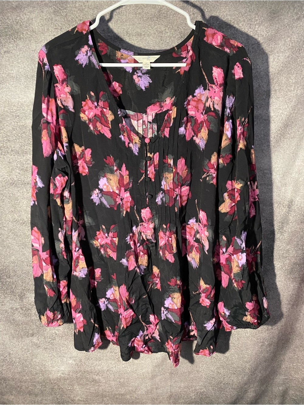 Terra & Sky Blouse 2X 20W 22W Plus Black Pink Floral Pintuck Button V-Neck
